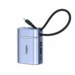Powerbank HEPU bleu métallisé avec câble intégré – visuel illustratif